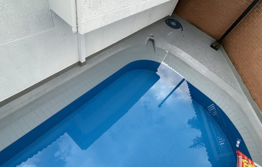 House, swimming pool