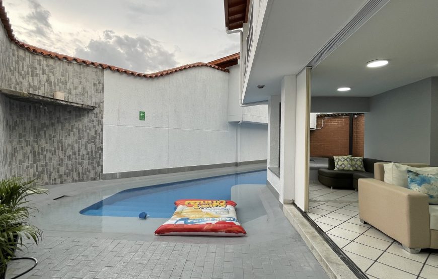 House, swimming pool