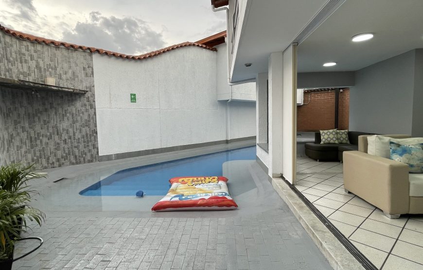 House, swimming pool